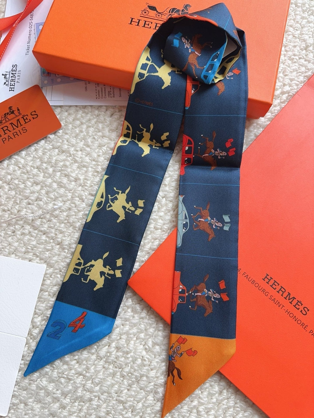 HM 26s Scarf 86 In Silk 309600