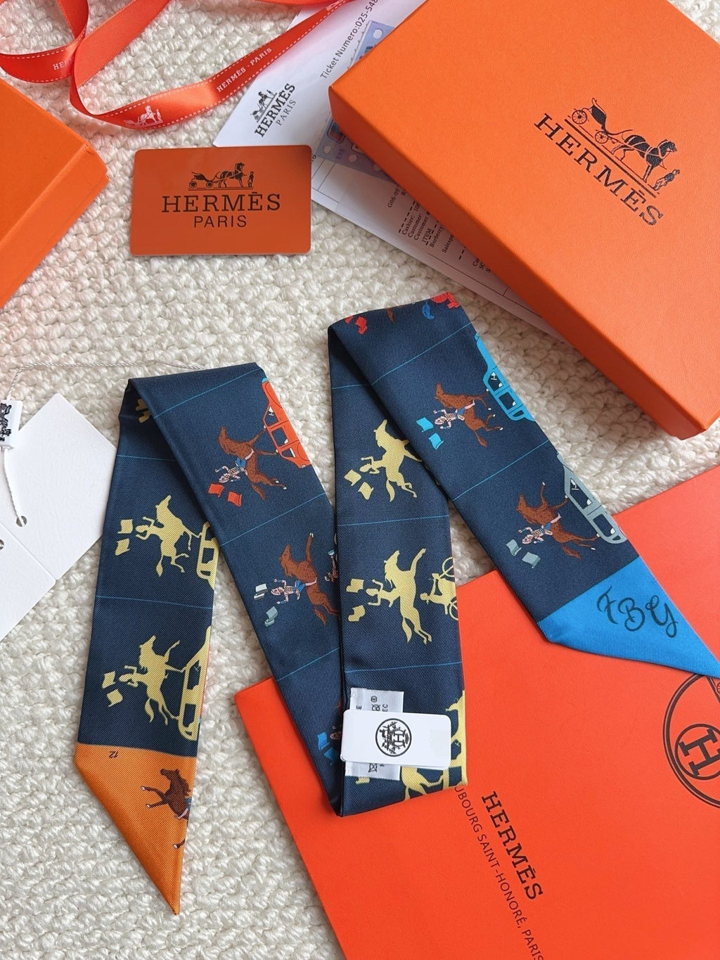 HM 26s Scarf 86 In Silk 309600