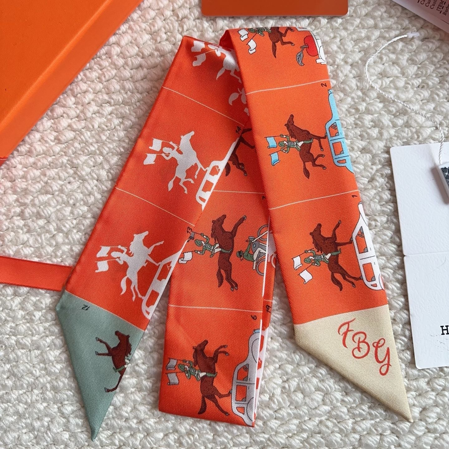 HM 26s Scarf 86 In Silk 309602