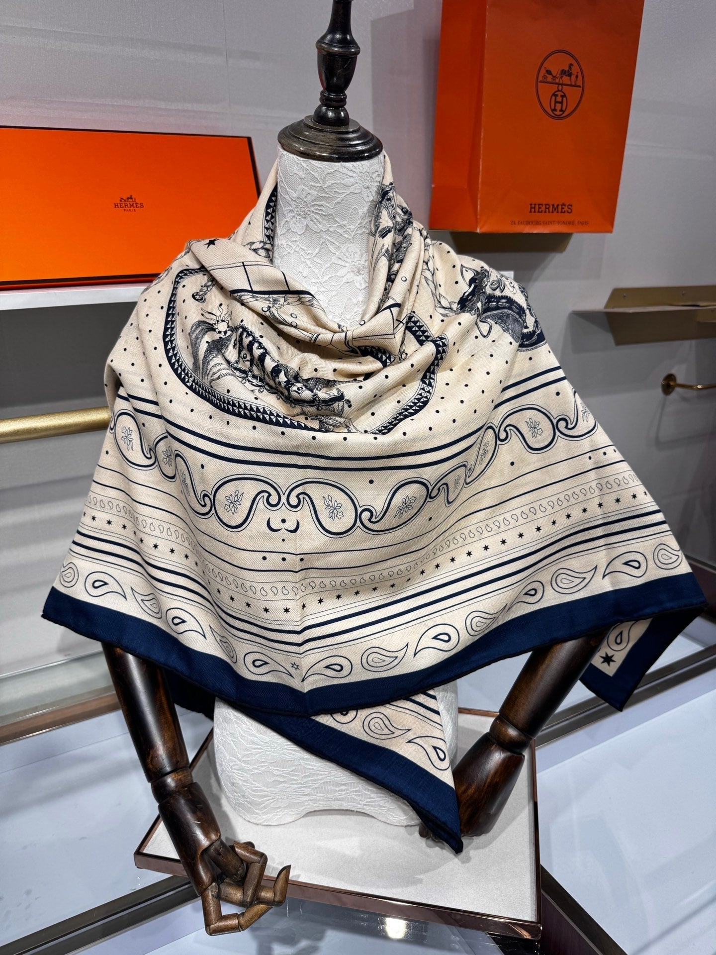 HM Grand Apparat Bandana Shawl 140x140cm Cream Blue Cashmere Silk 212690