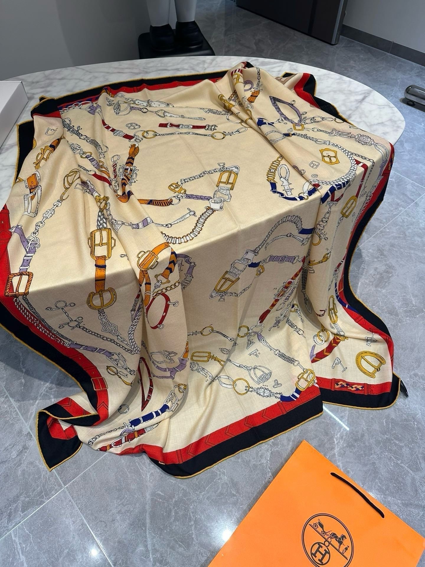 SCARF 140 CM COLORFUL 387902