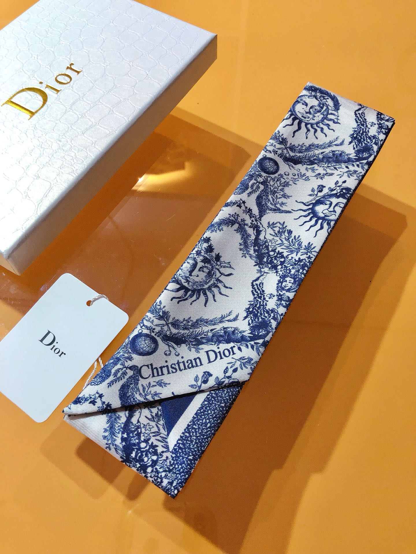CD 26s Scarf 105cm In Silk 314836