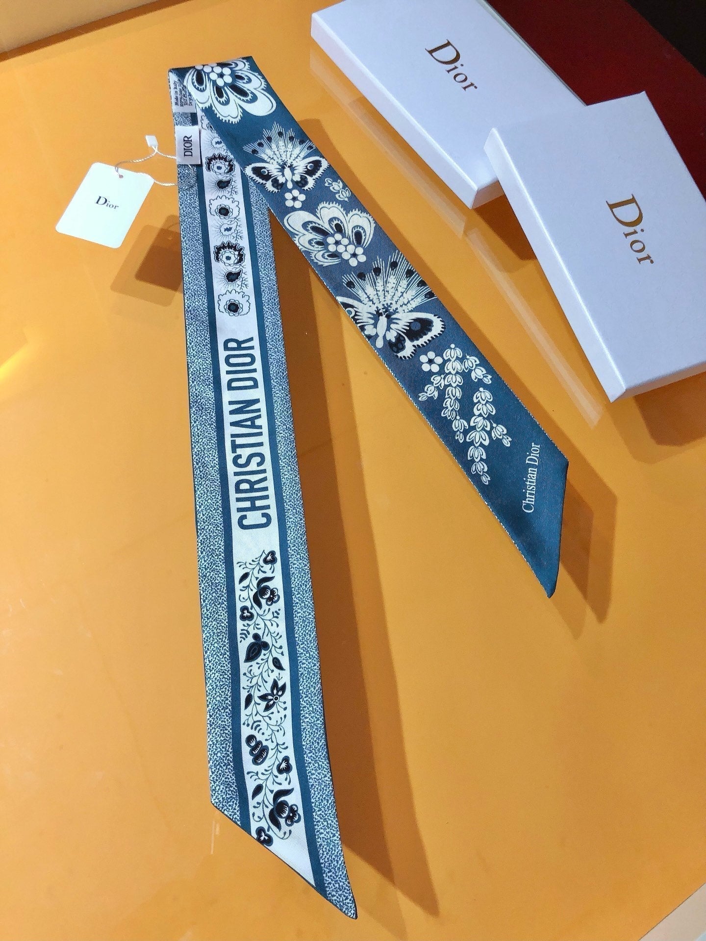 CD 26s Scarf 105cm In Silk 314839