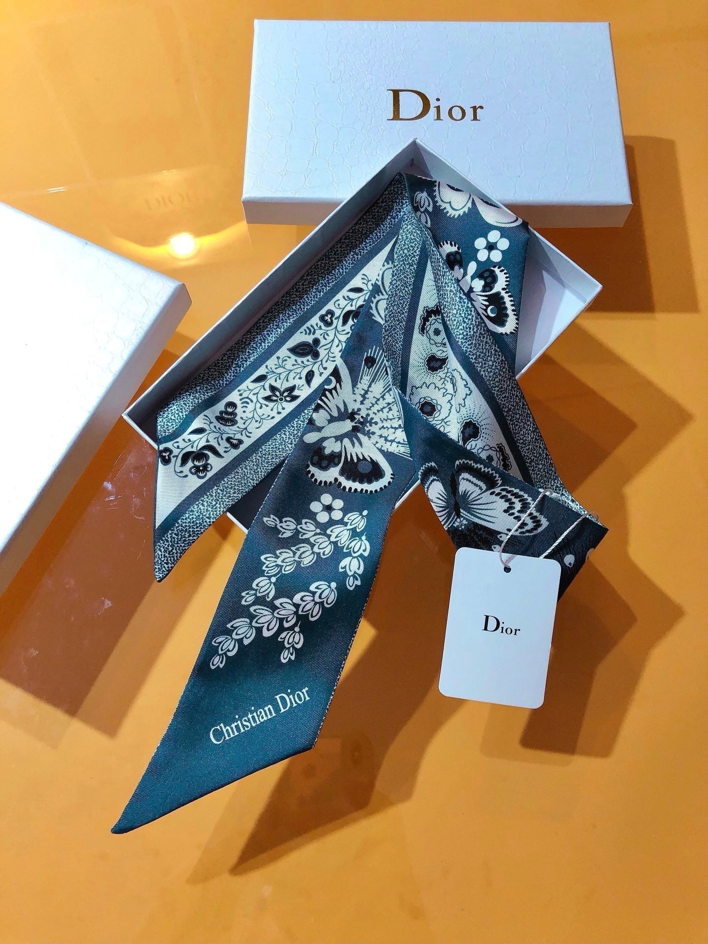 CD 26s Scarf 105cm In Silk 314839
