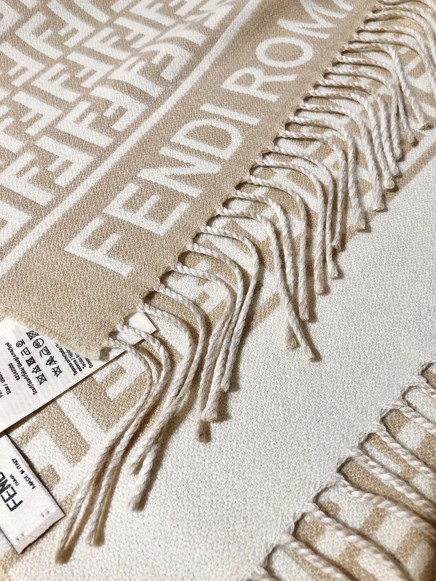 FF 200CM Scarf Beige Wool Cashmere 103255