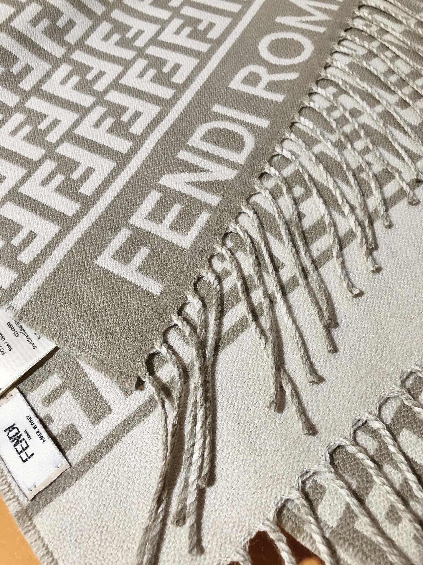FF 200CM Scarf Greige Wool Cashmere 103253