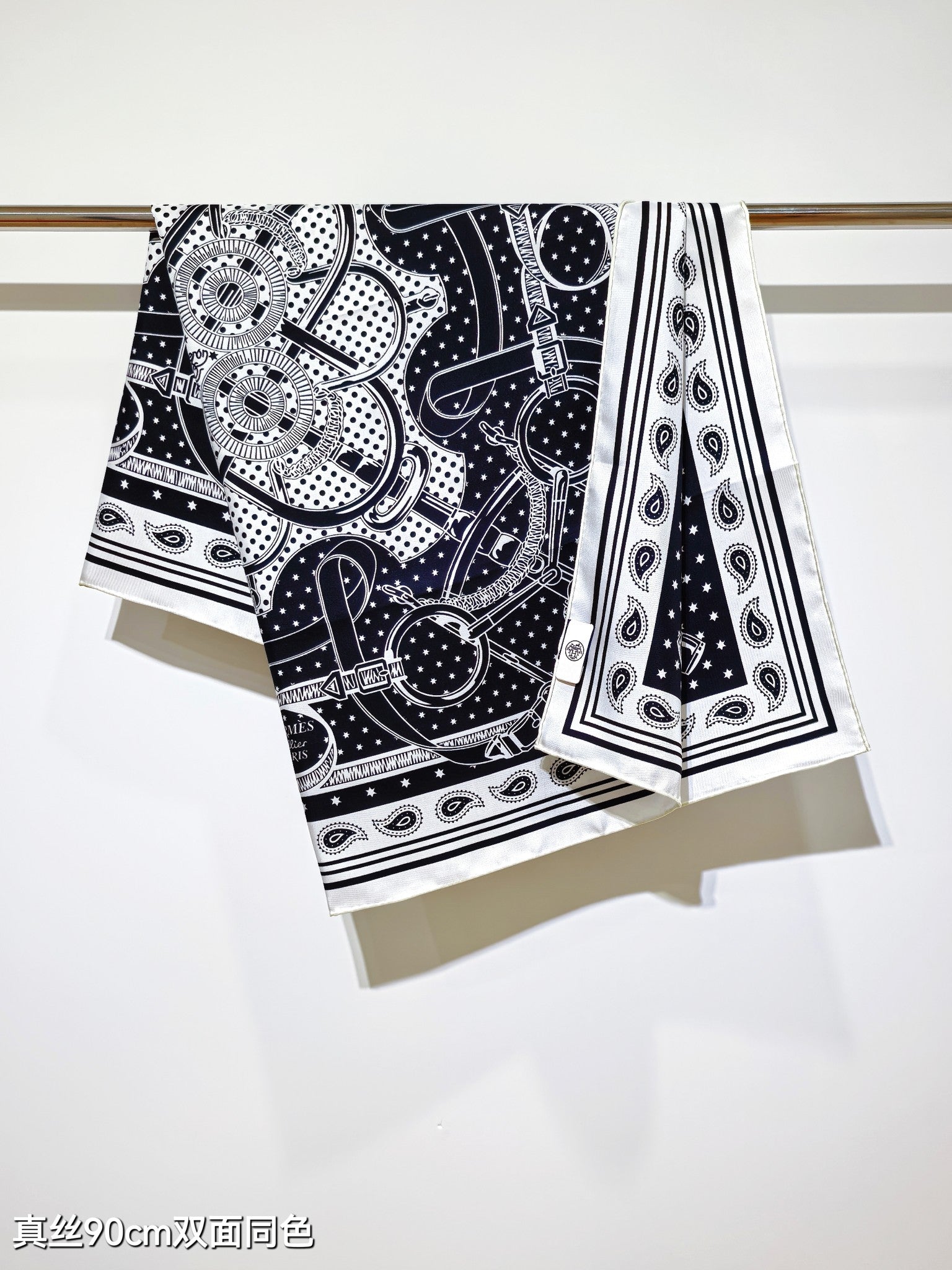 HM Eperon d'Or bandana Scarf 90x90 Black Colorful Twill Silk 202551