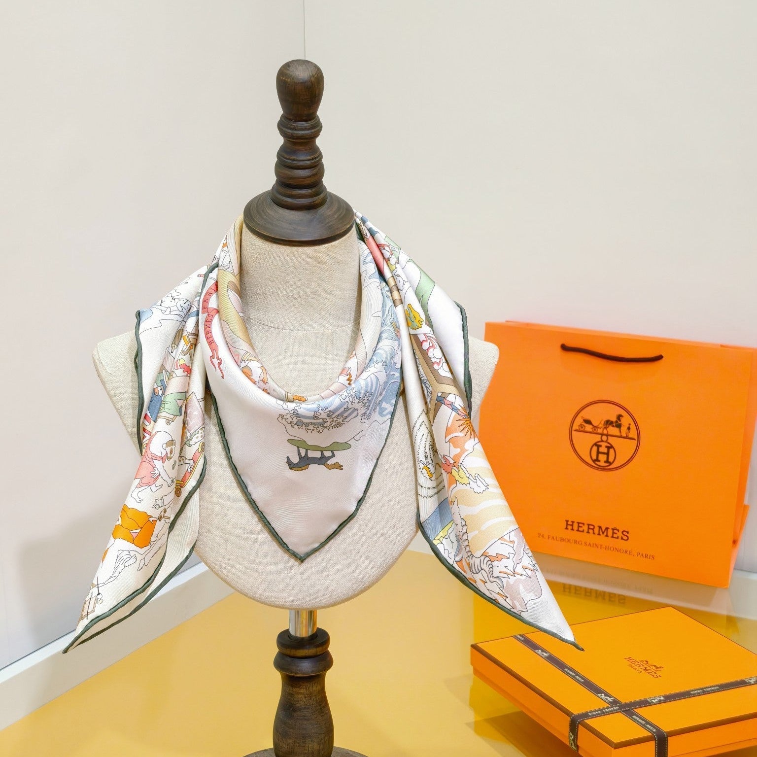 HM Academia Hippica Scarf 90x90cm Cream Colorful Twill Silk 304593
