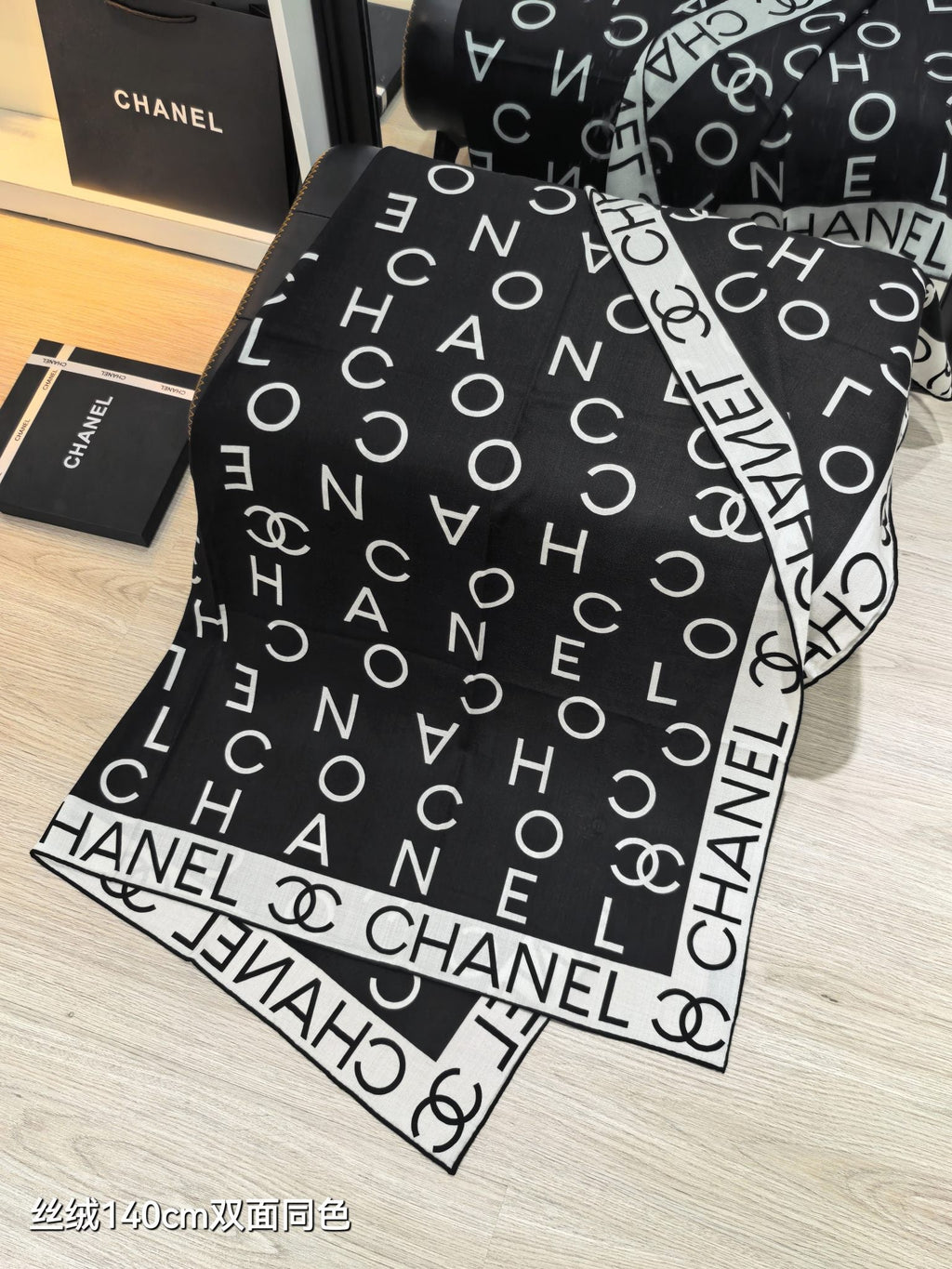 CC 25 Scarf 140CM White Black Cashmere 293084