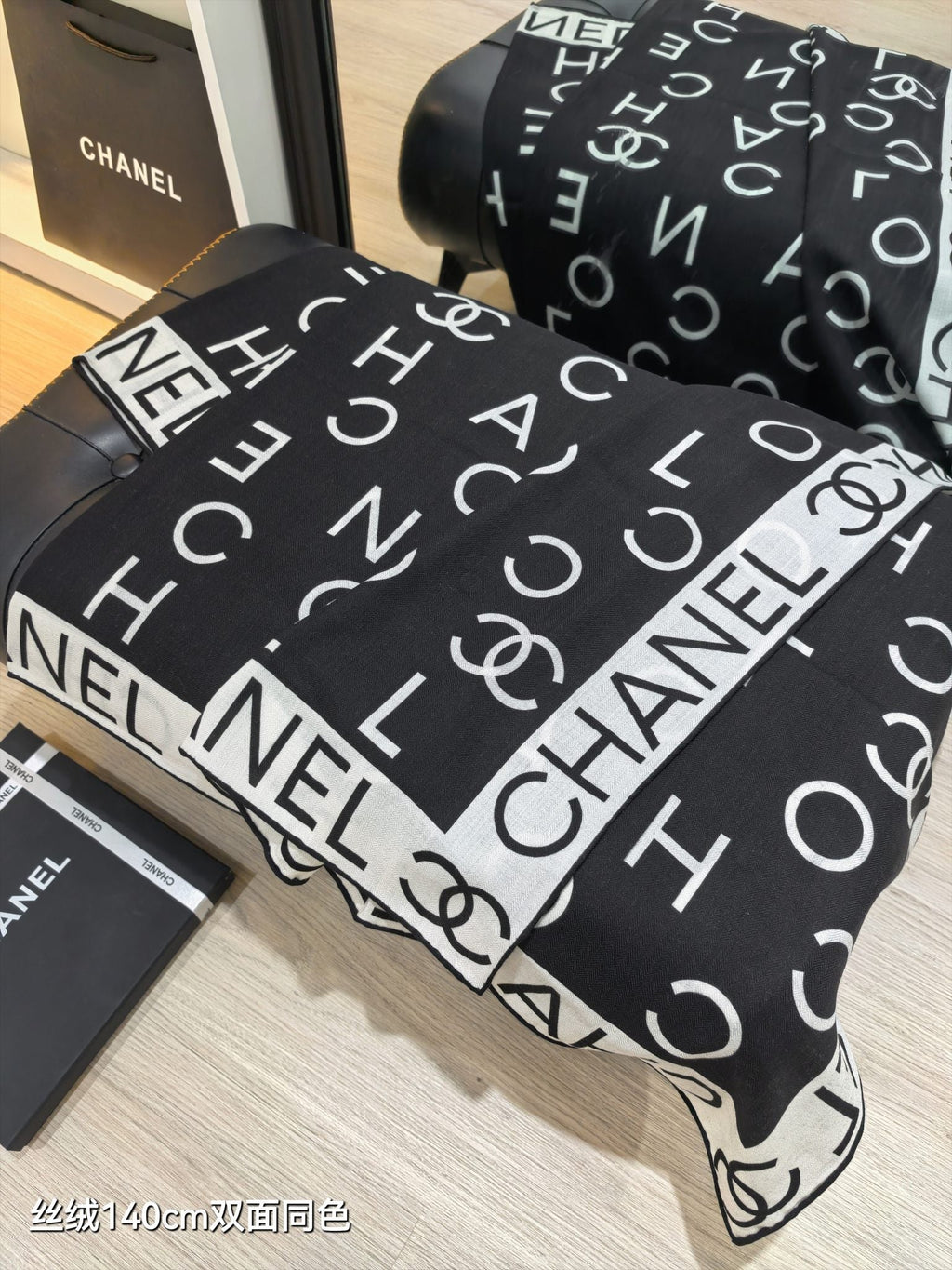 CC 25 Scarf 140CM White Black Cashmere 293084