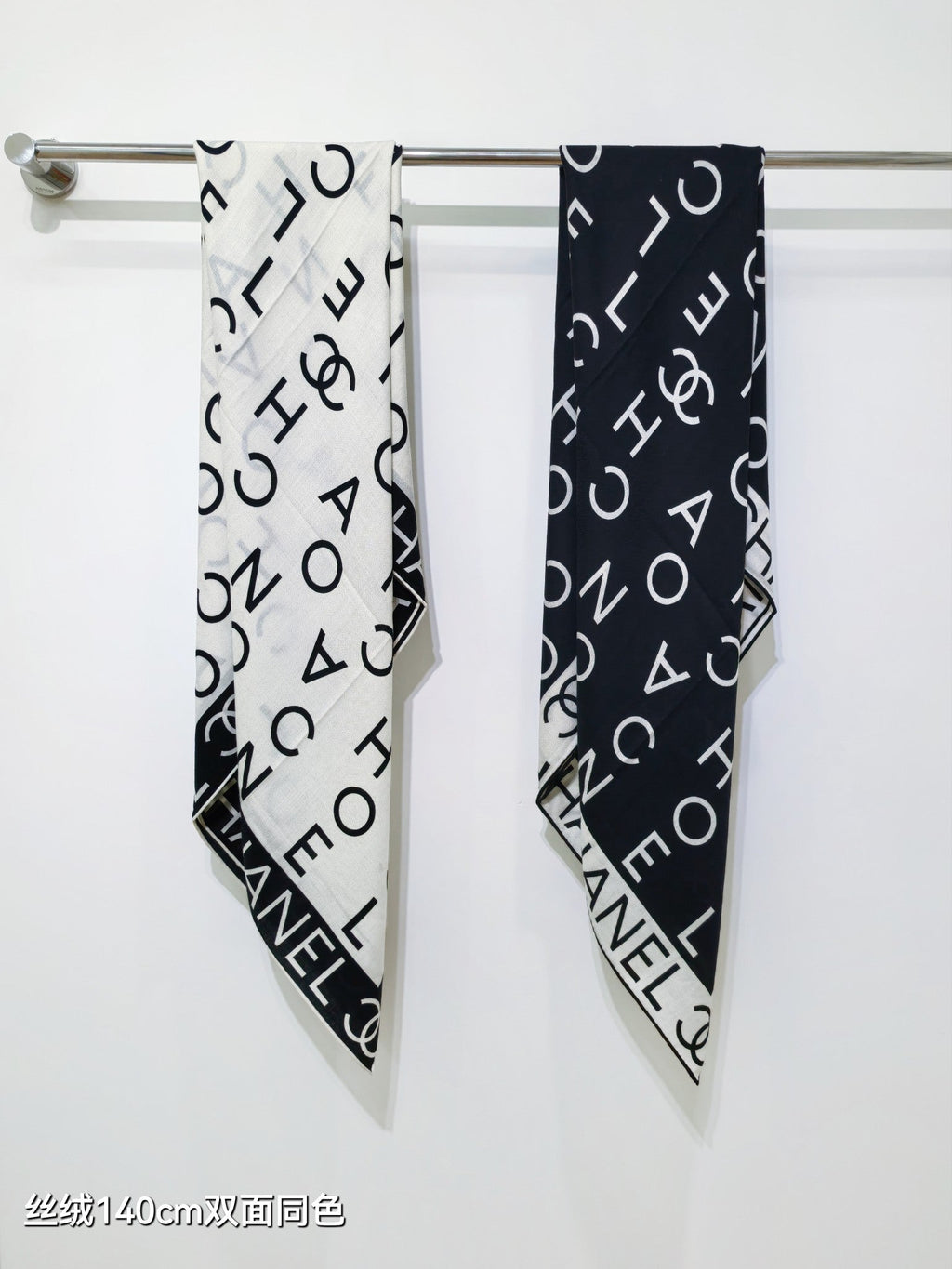 CC 25 Scarf 140CM White Black Cashmere 293084