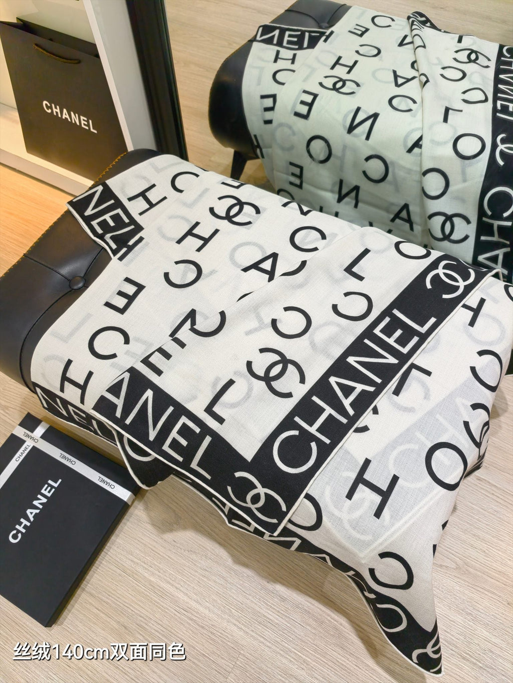CC 25 Scarf 140CM White Black Cashmere 293085