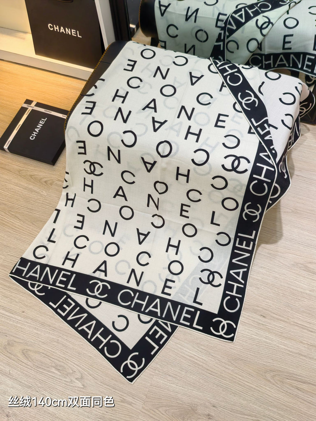 CC 25 Scarf 140CM White Black Cashmere 293085