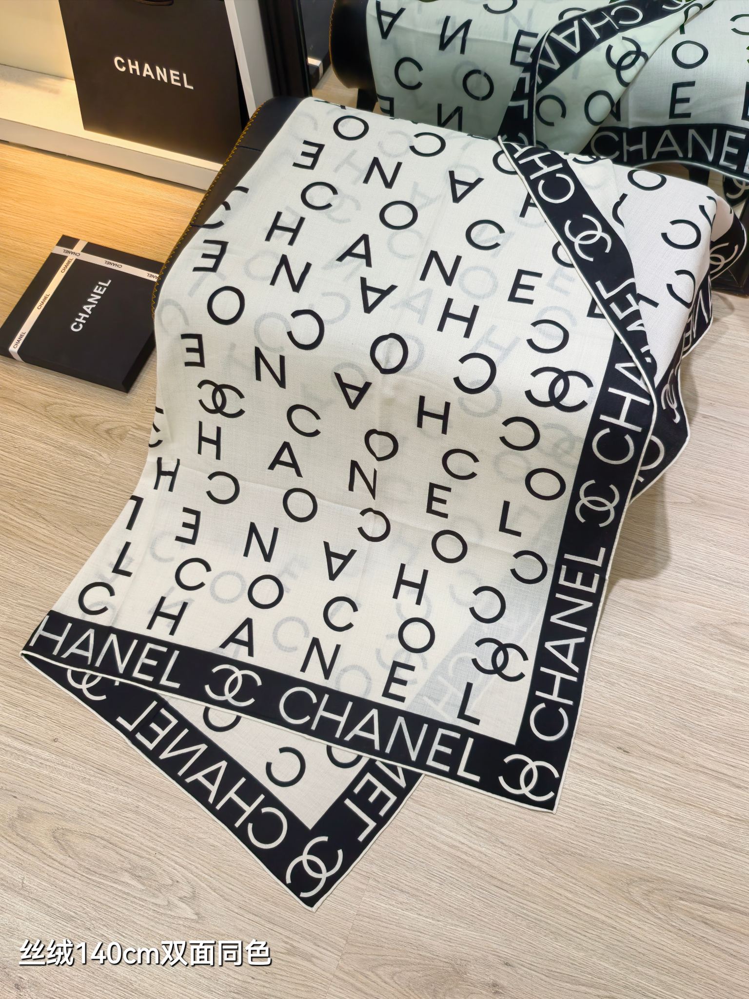 CC 25 Scarf 140CM White Black Cashmere 293085