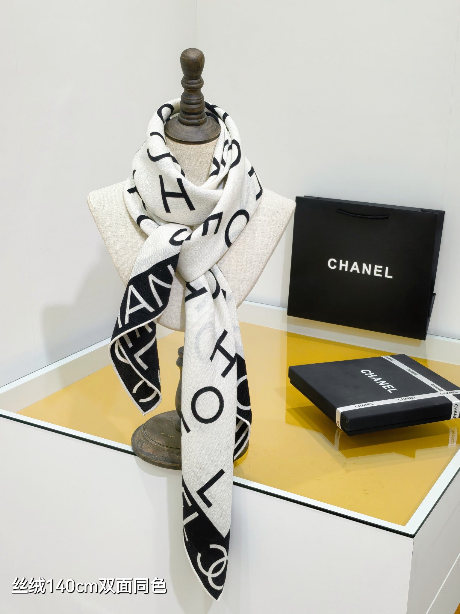 CC 25 Scarf 140CM White Black Cashmere 293085