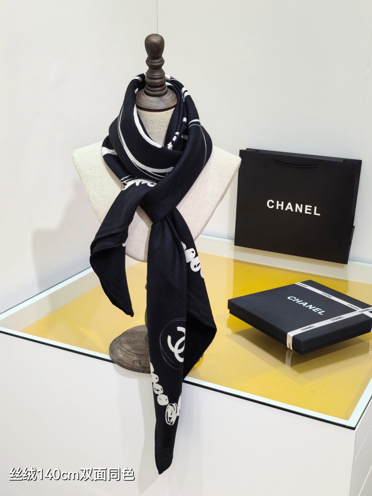 CC 25 Scarf 140CM Black Cashmere 293086