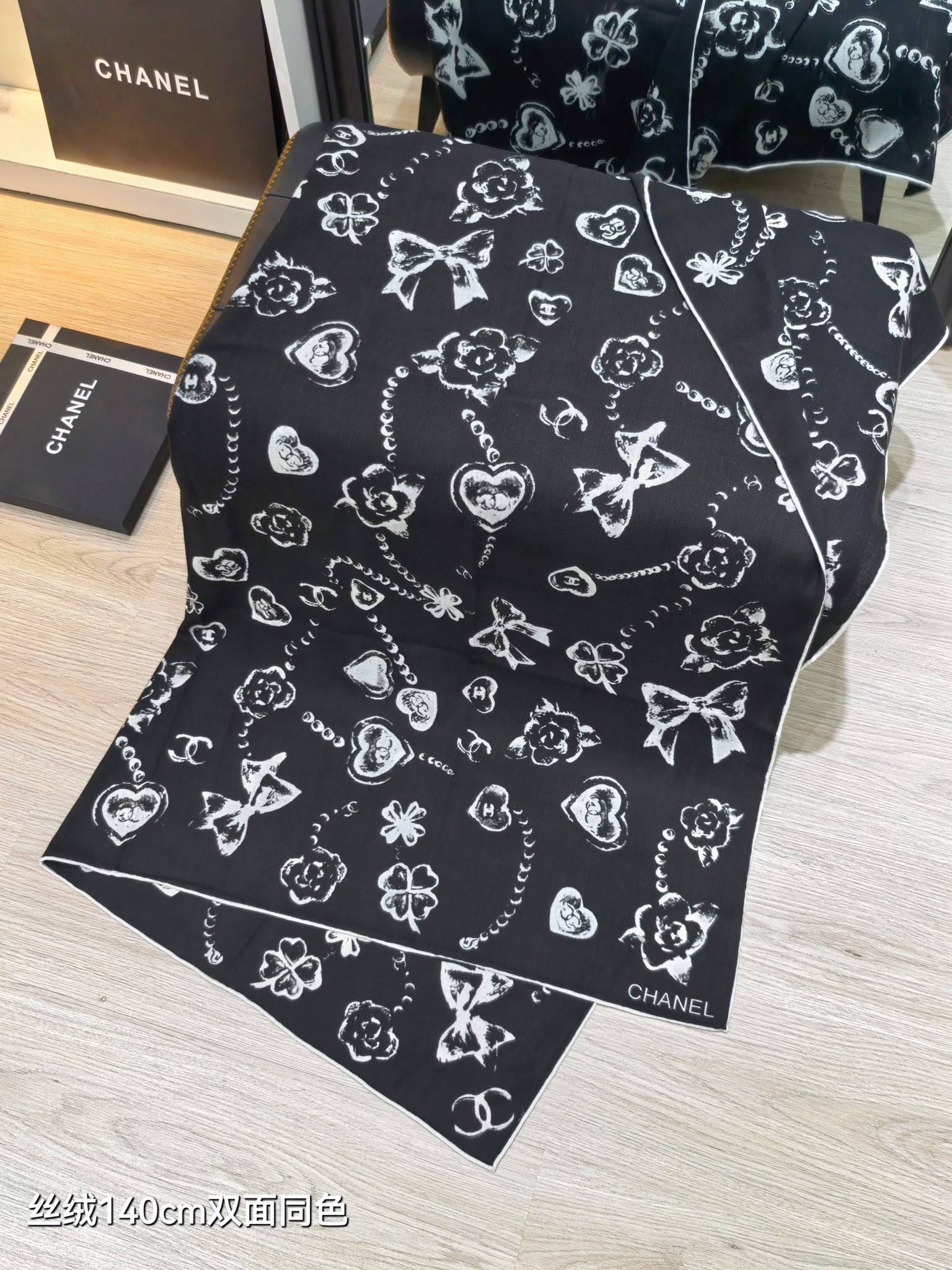 CC 25 Scarf 140CM Black Cashmere 293088