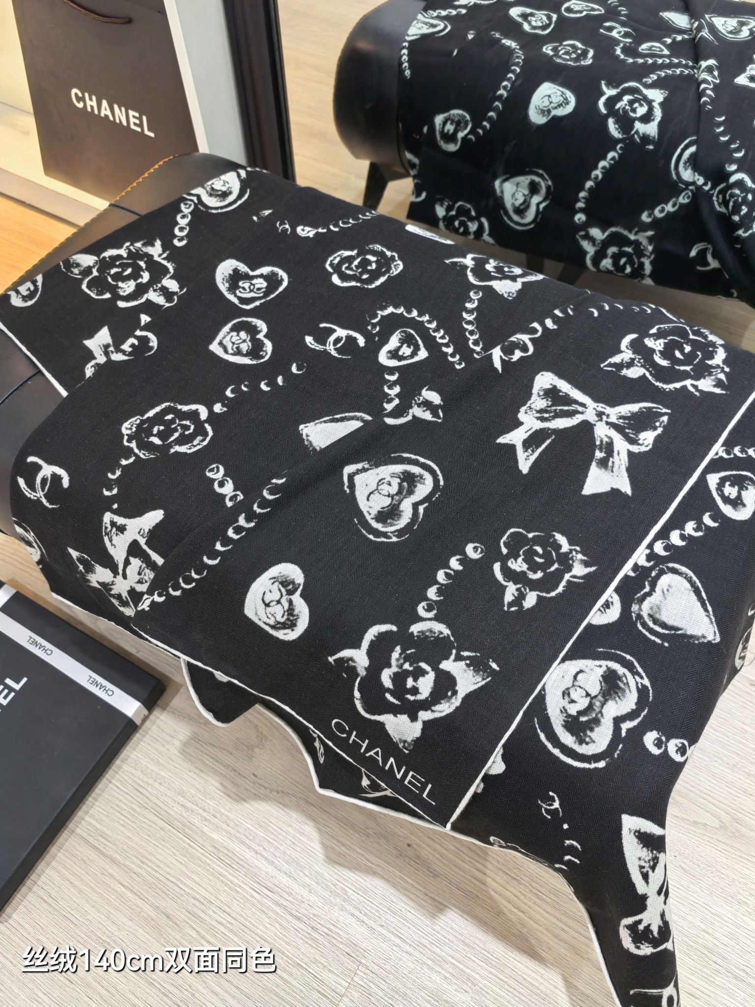 CC 25 Scarf 140CM Black Cashmere 293088
