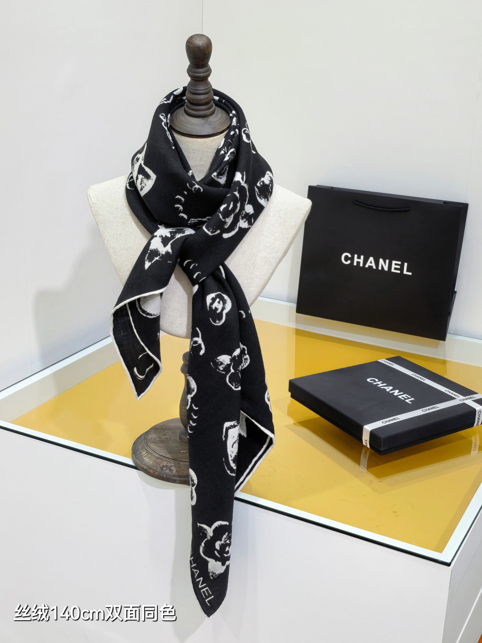 CC 25 Scarf 140CM Black Cashmere 293088