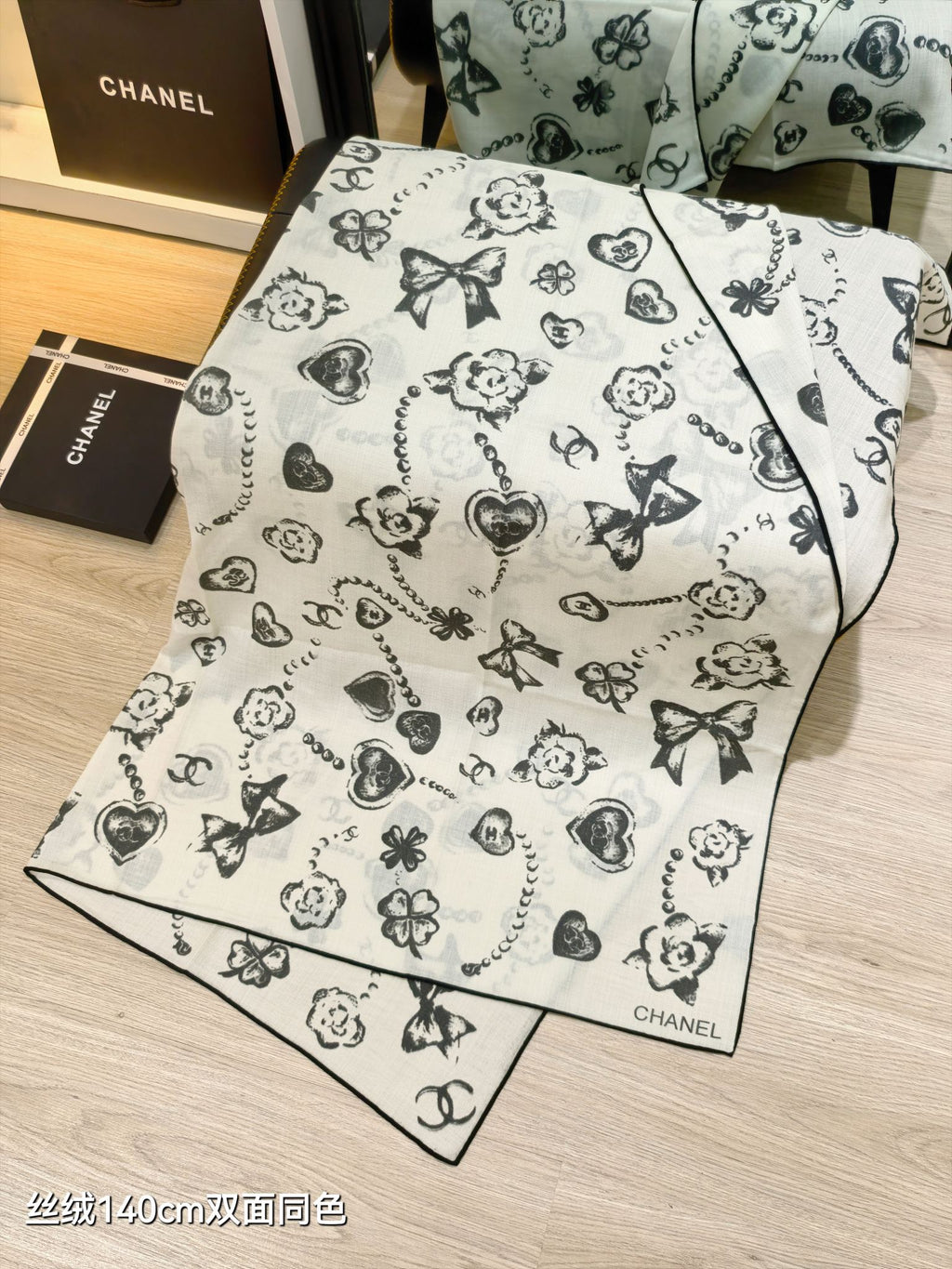 CC 25 Scarf 140CM White Cashmere 293089