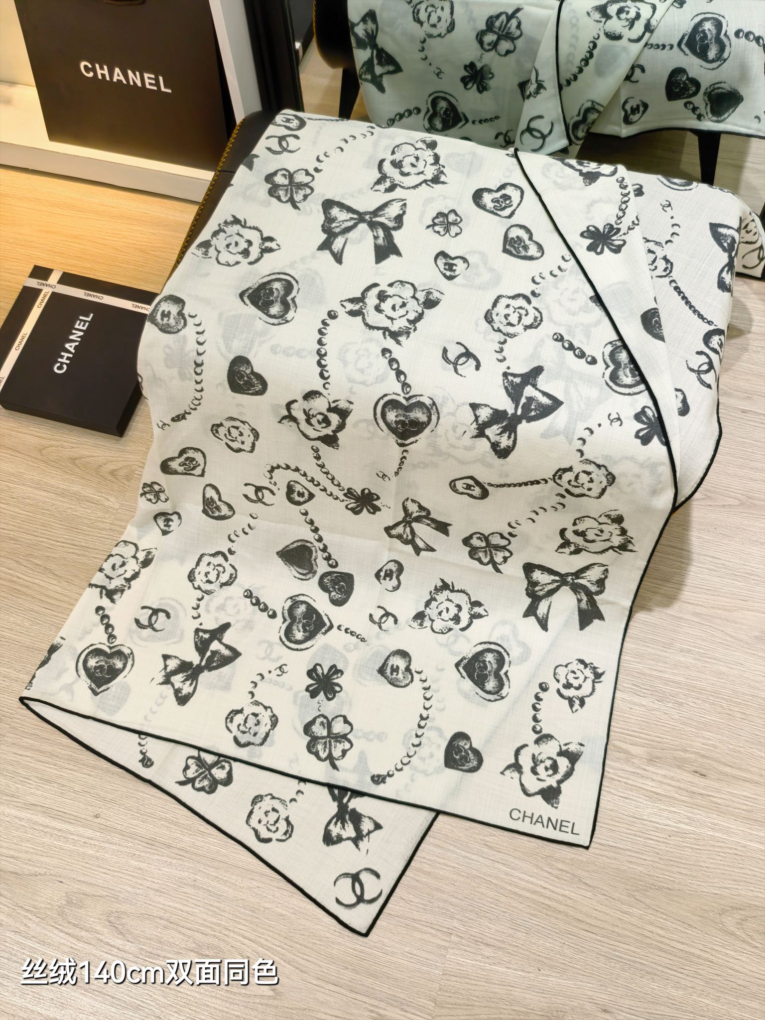 CC 25 Scarf 140CM White Cashmere 293089