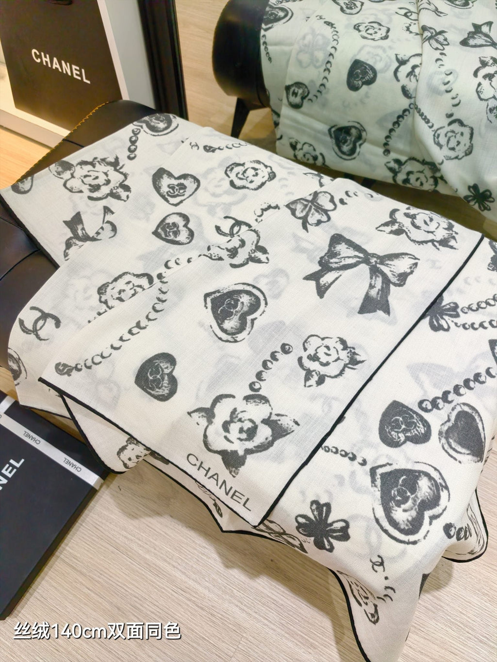 CC 25 Scarf 140CM White Cashmere 293089
