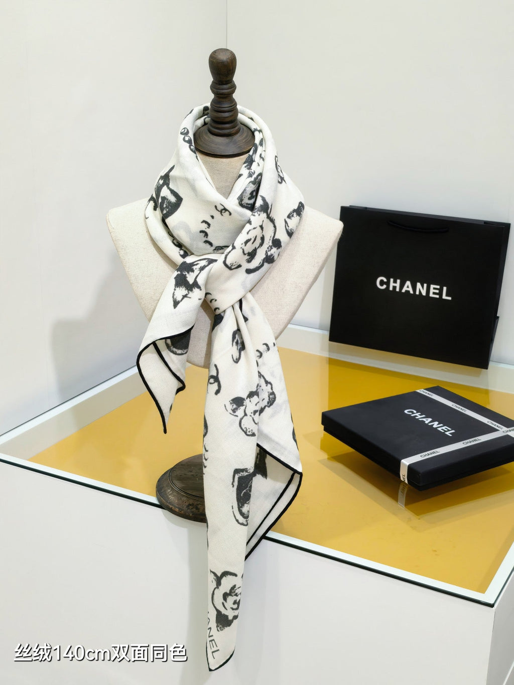 CC 25 Scarf 140CM White Cashmere 293089