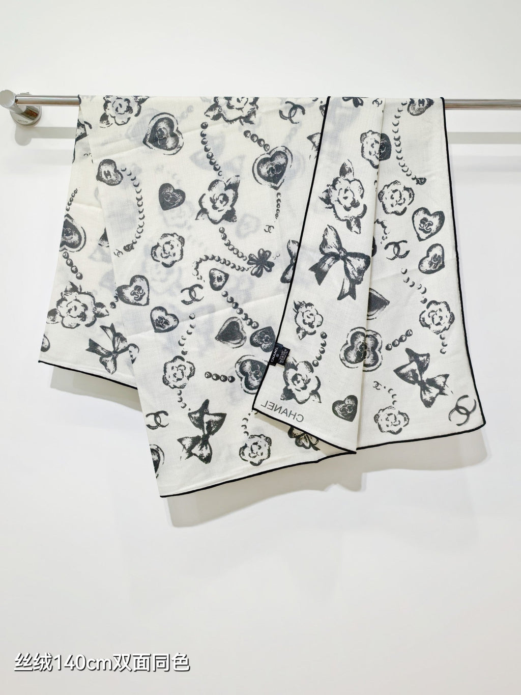 CC 25 Scarf 140CM White Cashmere 293089