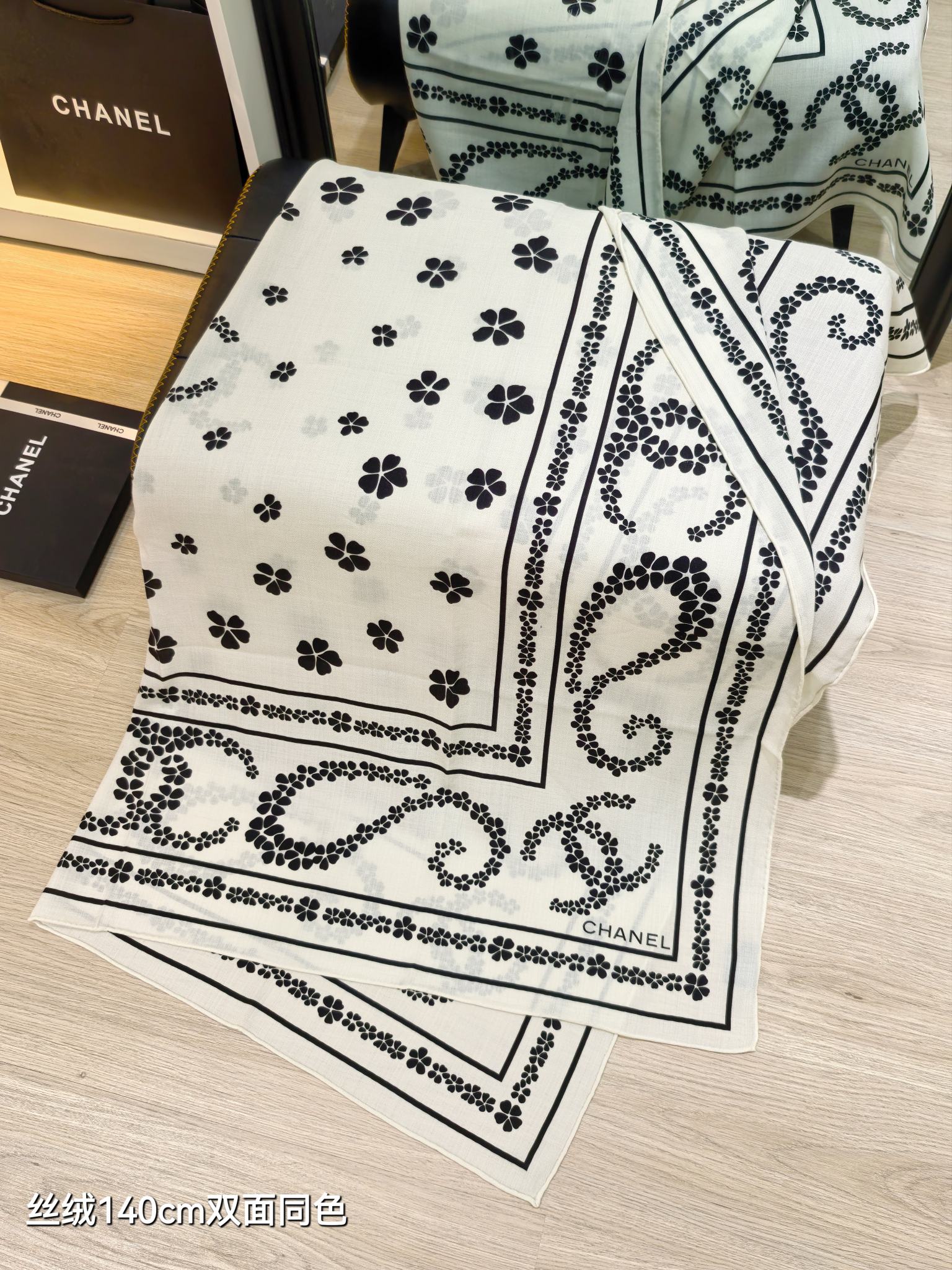 CC 25 Scarf 140CM White Cashmere 293091