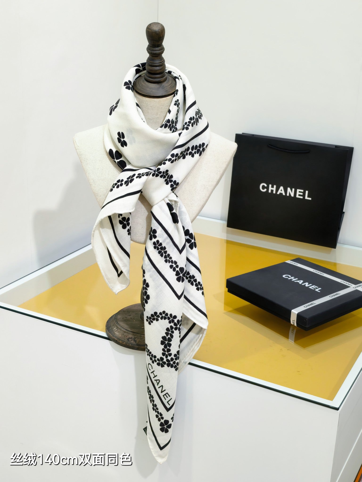 CC 25 Scarf 140CM White Cashmere 293091