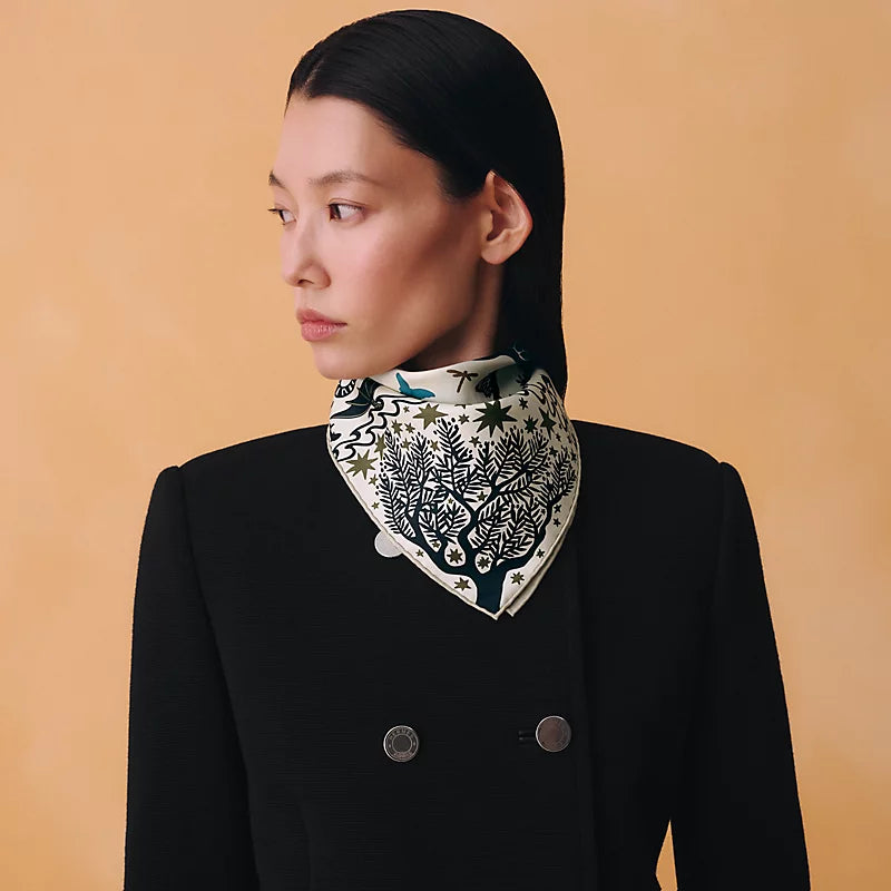 HM Sous le Charme d'Orphee Detail Scarf 90 Black Colorful Twill Silk 194444