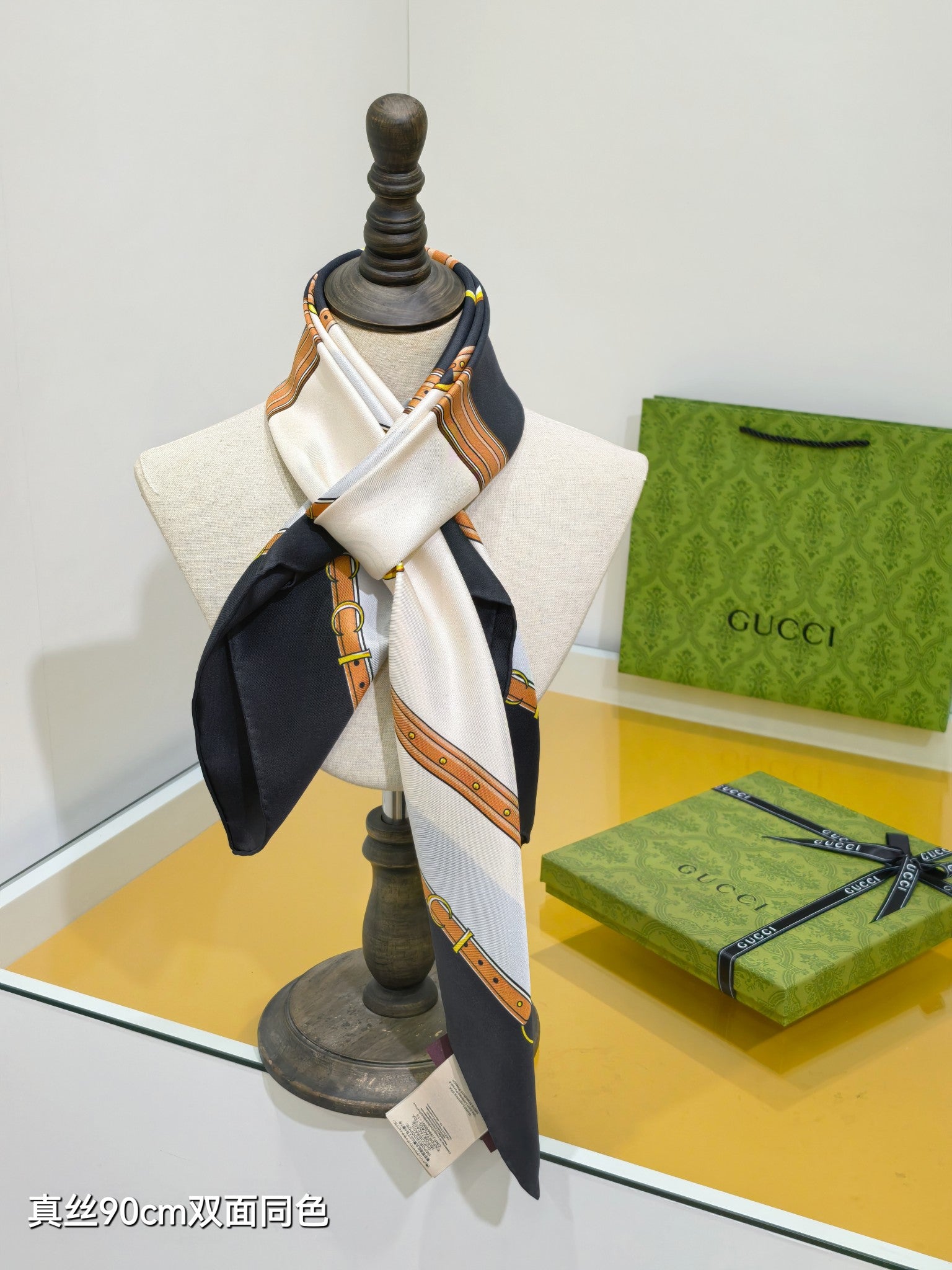 GG Double-Sided 90x90cm Black Colorful Twill Silk 194454