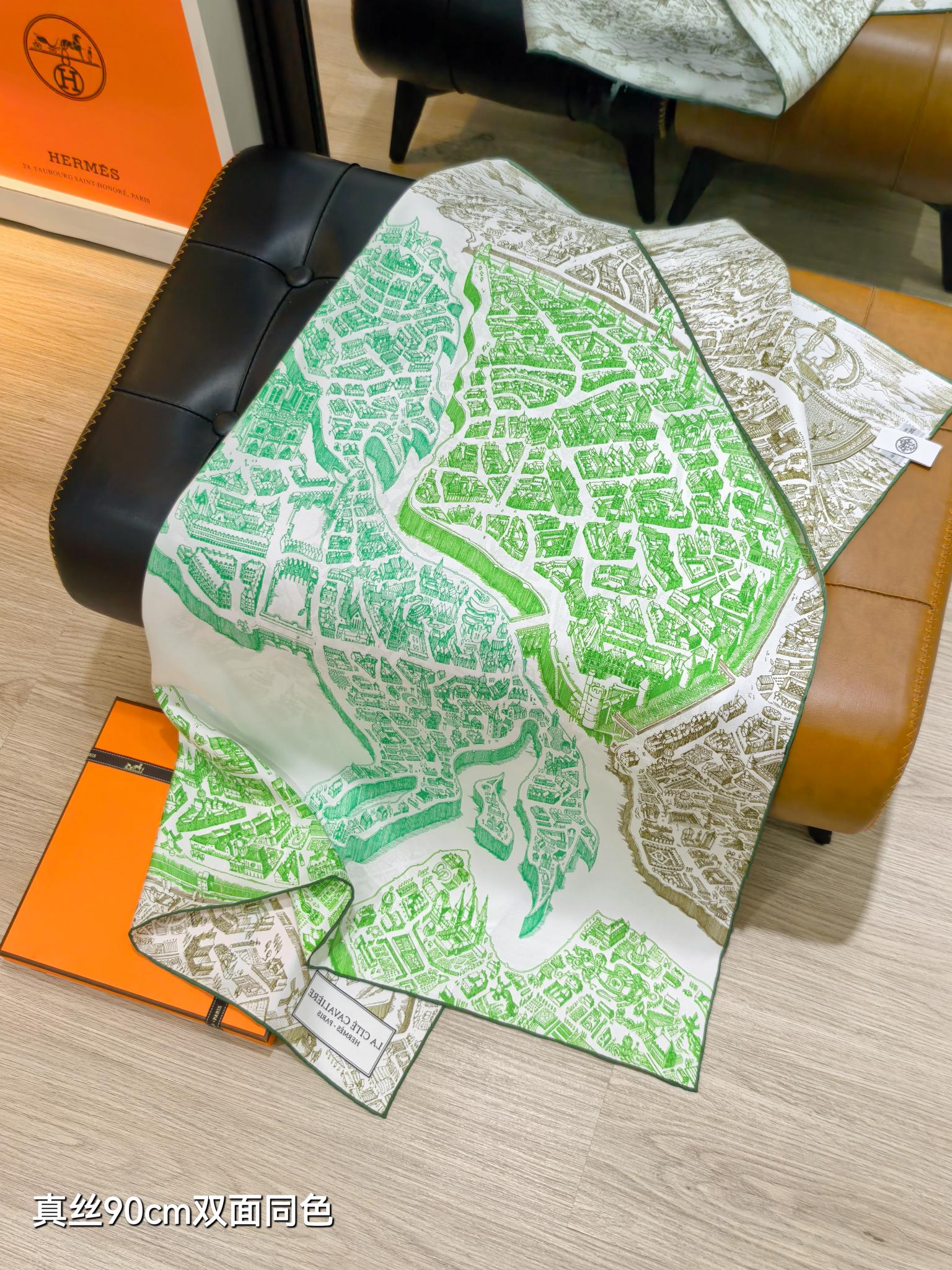 HM La Nouvelle Cite Cavaliere Scarf 90x90cm Green Twill Silk 303282