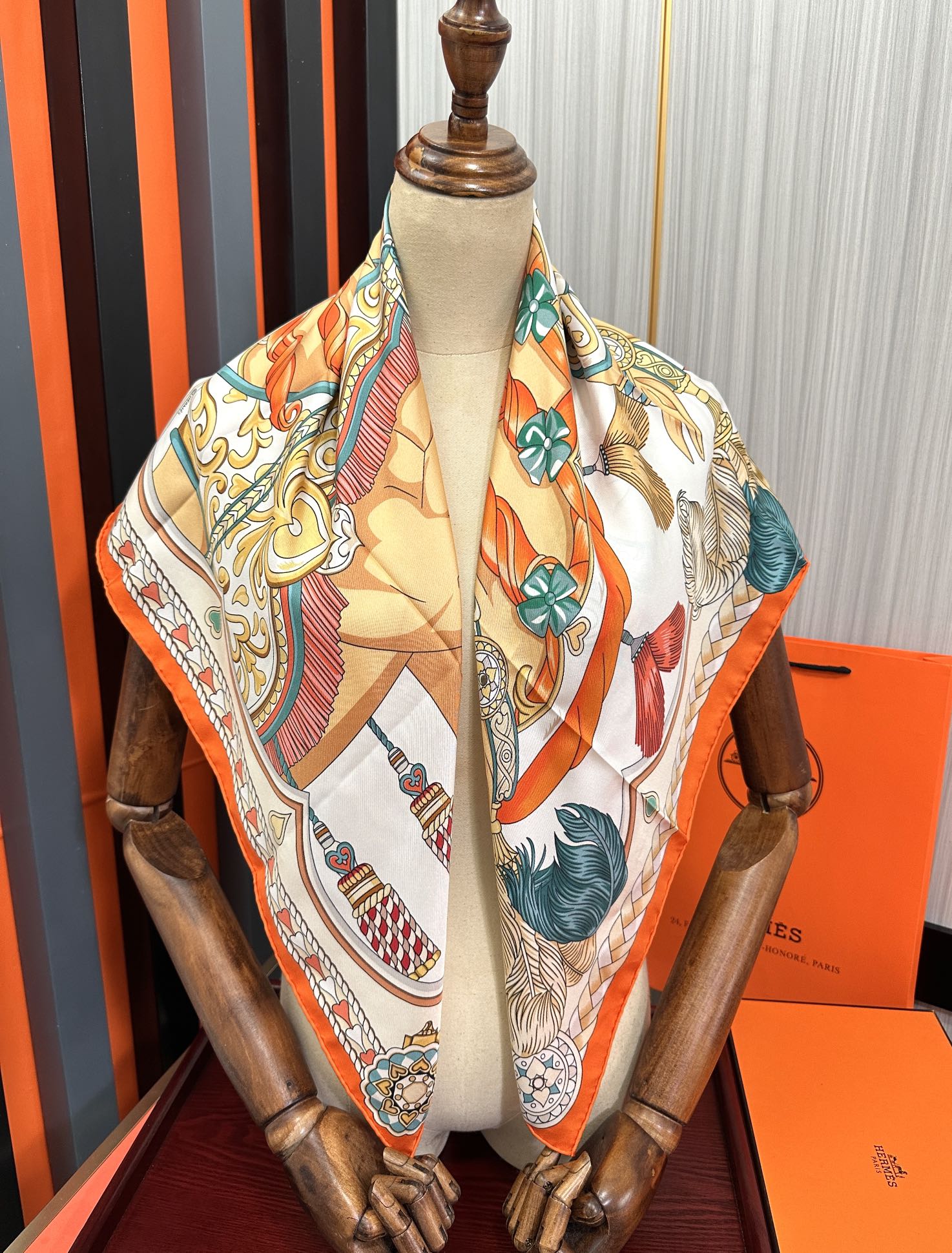 Carré Harnais De Cœur Scarf 90 CM In Orange Colorful Silk 306470