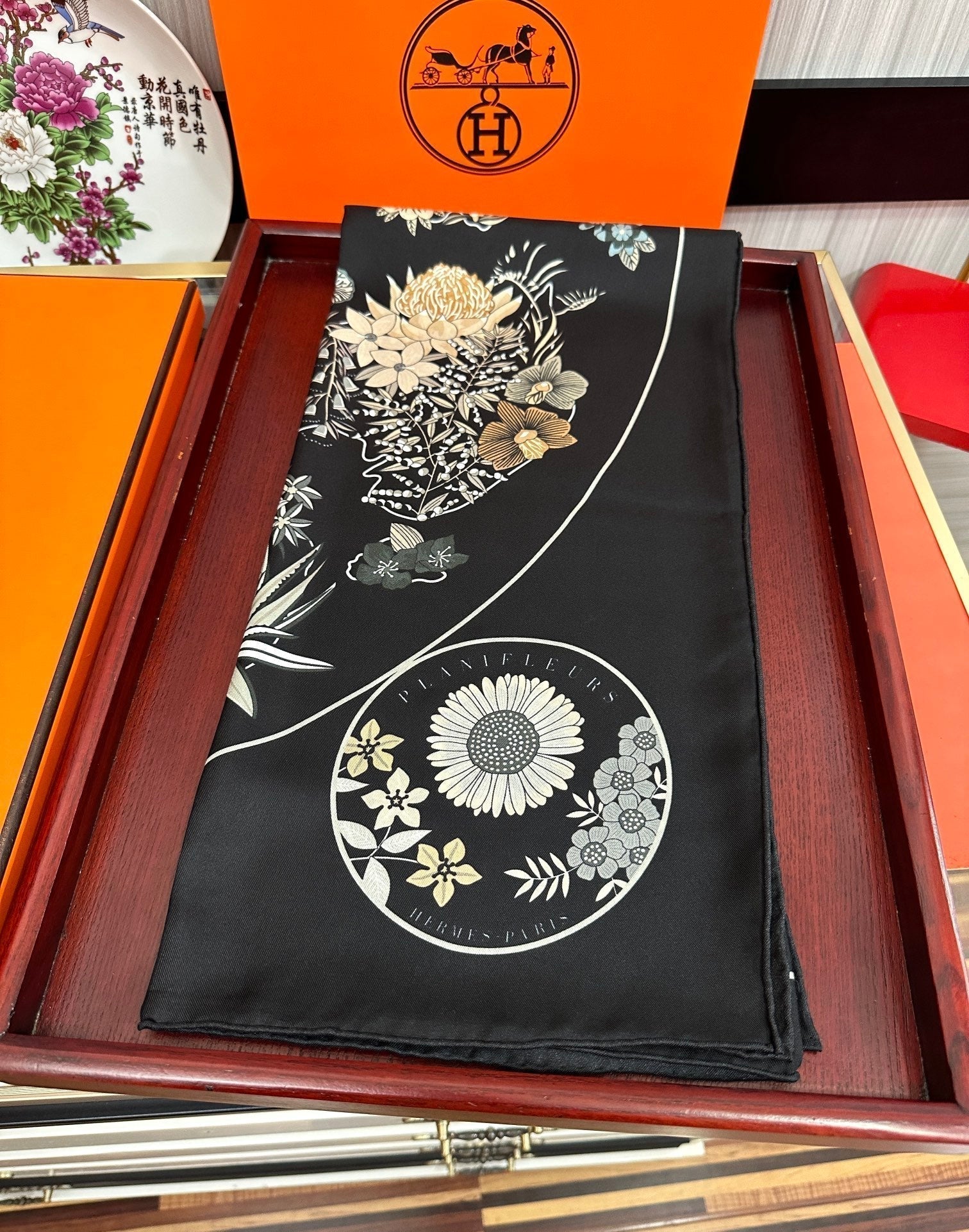 Planifleurs Scarf 90 CM Black Colorful Silk 404029