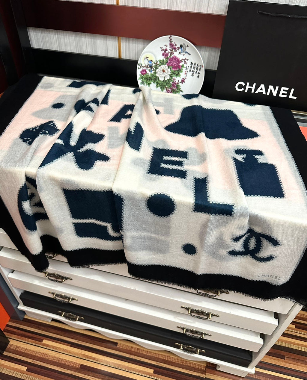 CC 25 Newest Design Scarf 200 CM In White Black Blue Cashmere 292965