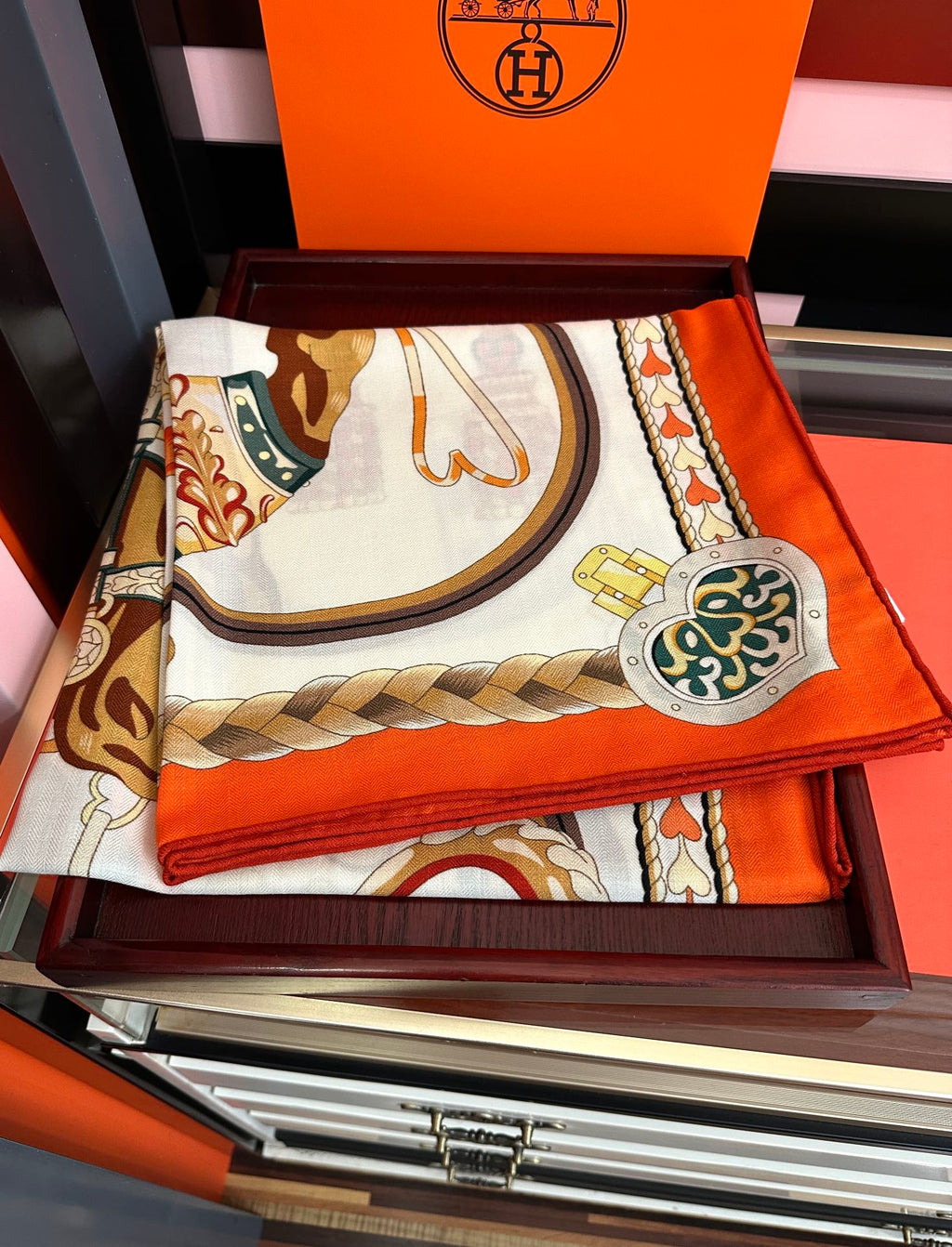 HM 25s Scarf 140cm Orange Beige Cashmere Silk 965623