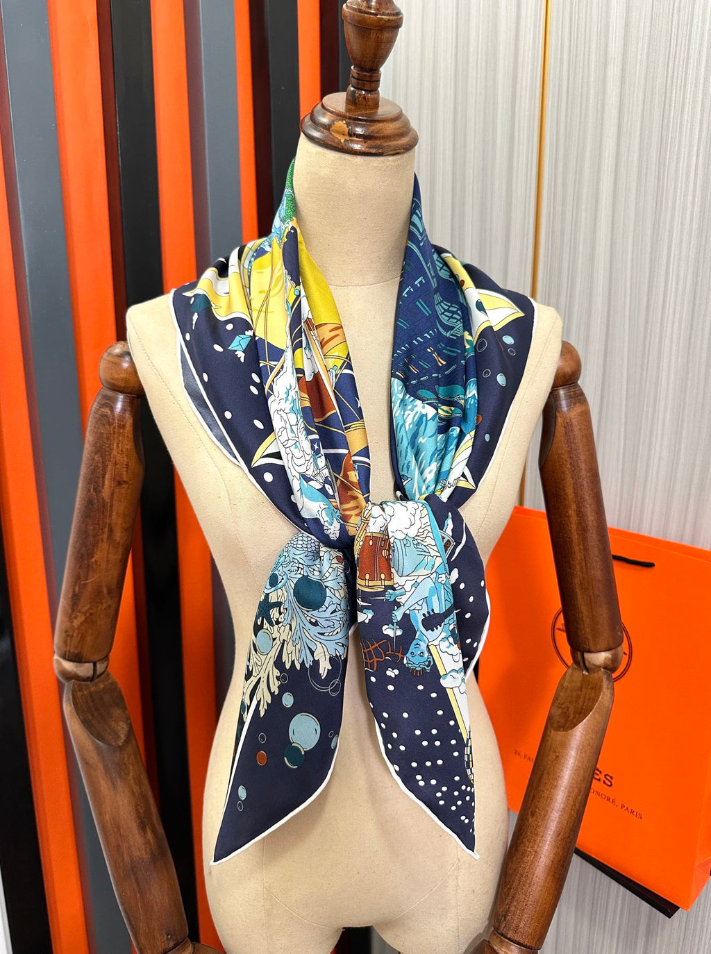 HM 25s Major Scarf 90cm Blue Yellow Cashmere 972936