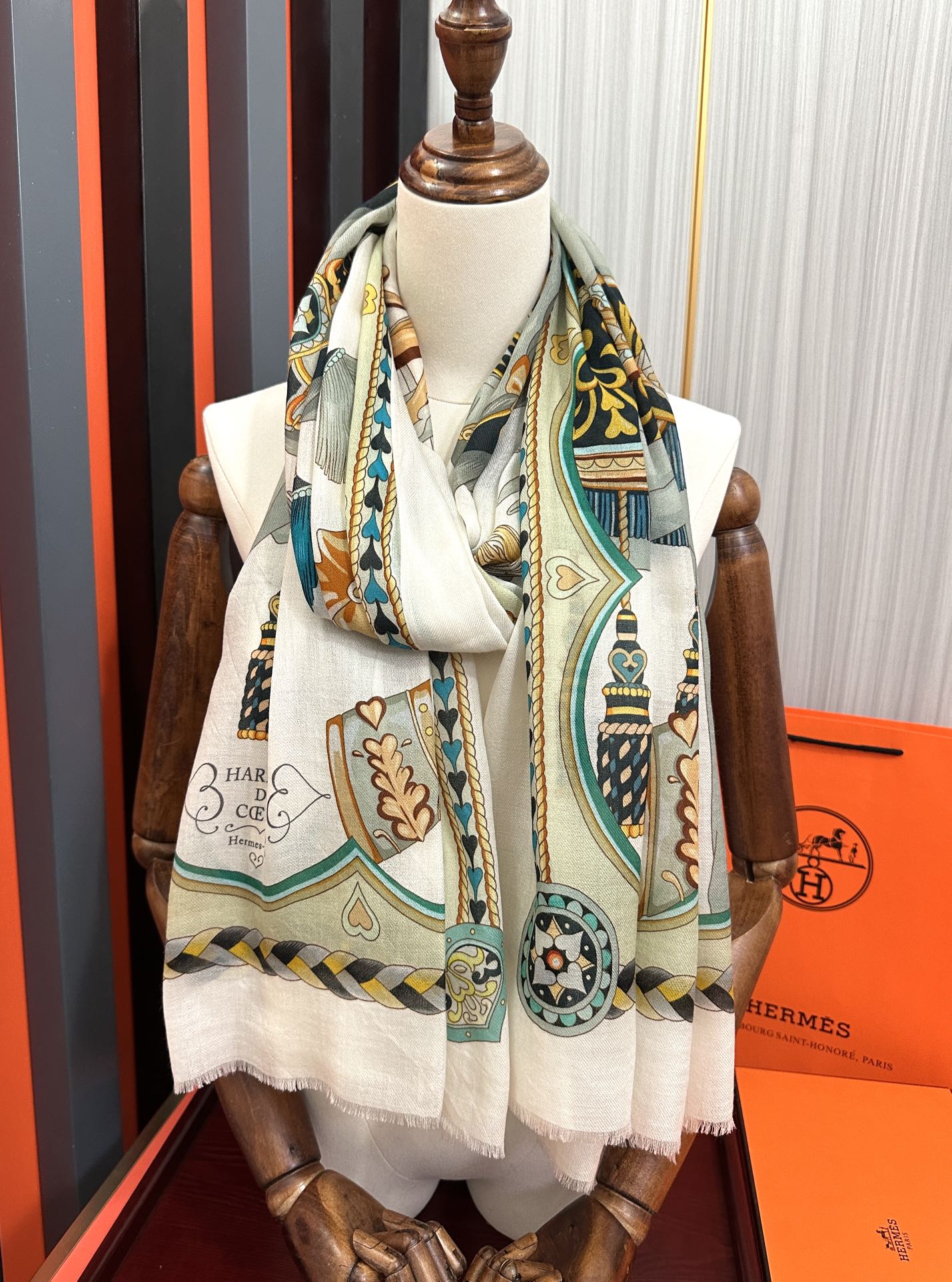 HM 25s Scarf 200cm White Beige Blue Cashmere 976425