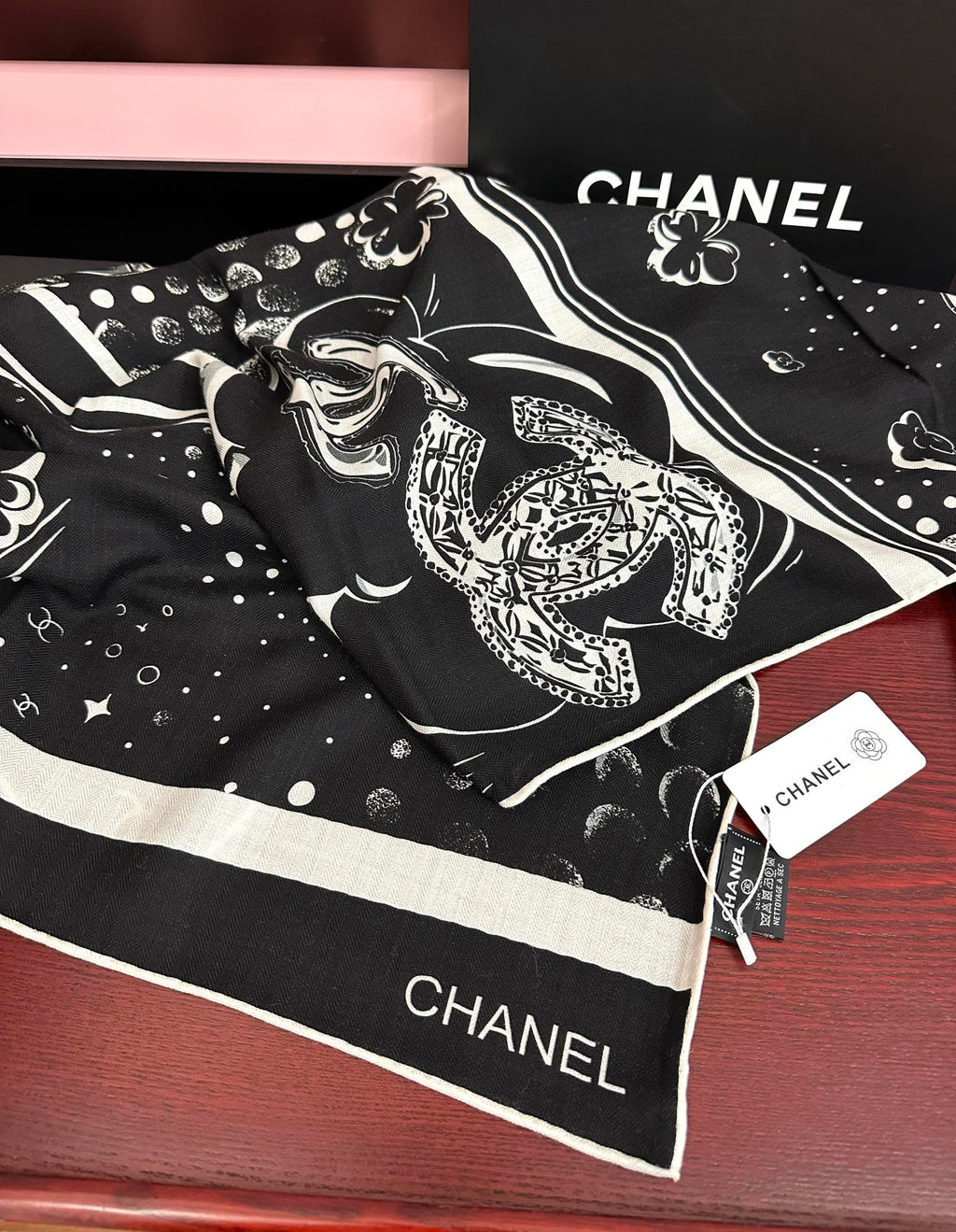 CC Camellia Letter Print 140cm Black White Cashmere 153107