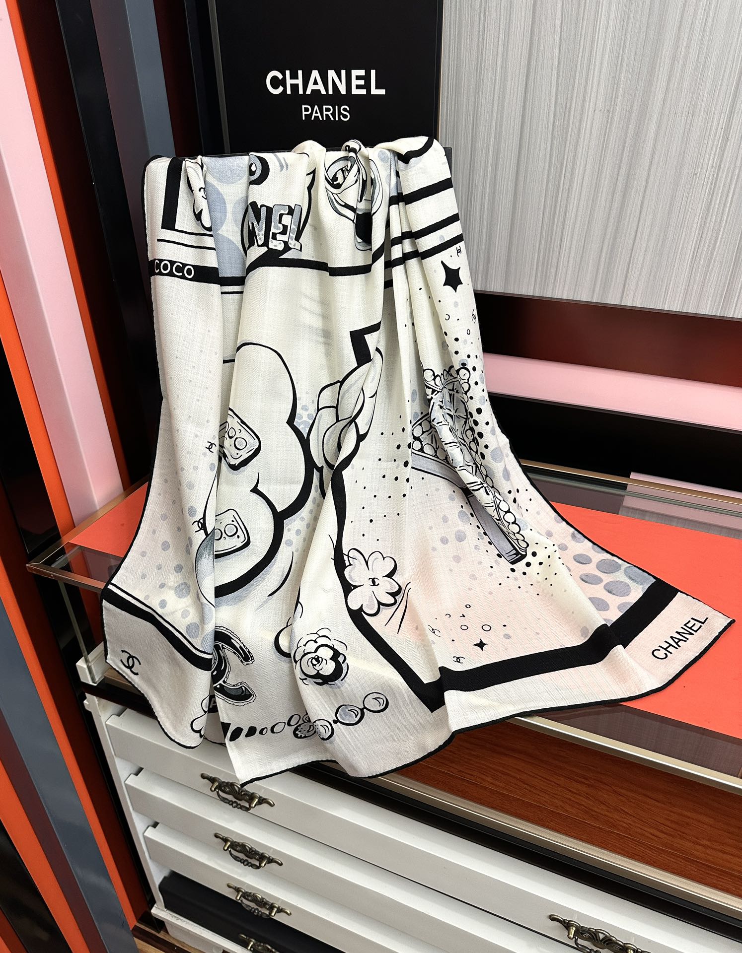 CC Camellia Letter Print 140cm White Black Cashmere 153108