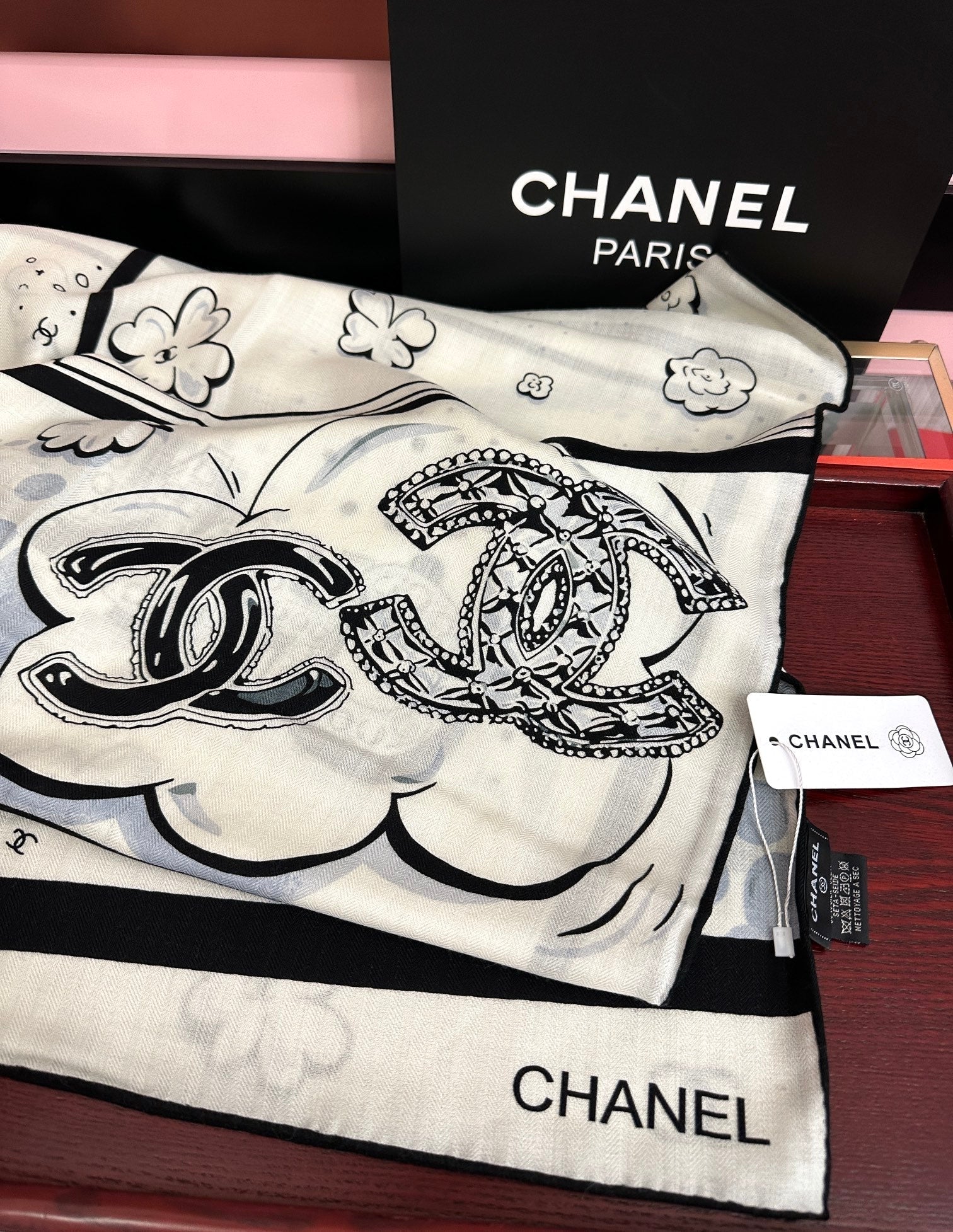 CC Camellia Letter Print 140cm White Black Cashmere 153108