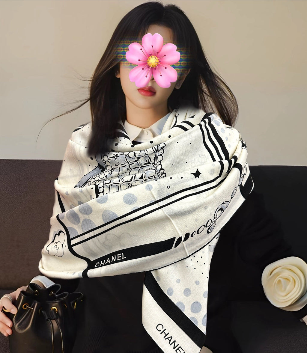 CC Camellia Letter Print 140cm White Black Cashmere 153108