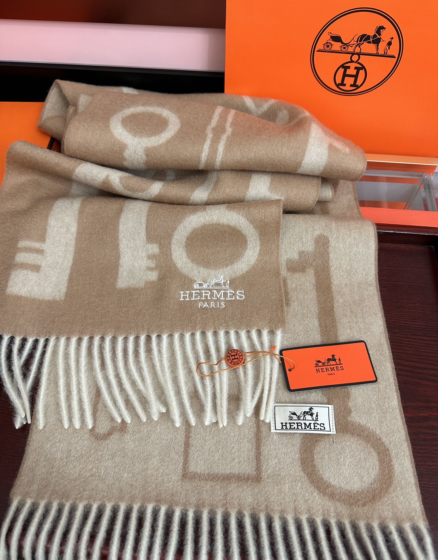 HM 26s Casaque Porte-Clefs Muffler 180 cm Camel Cashmere 153117