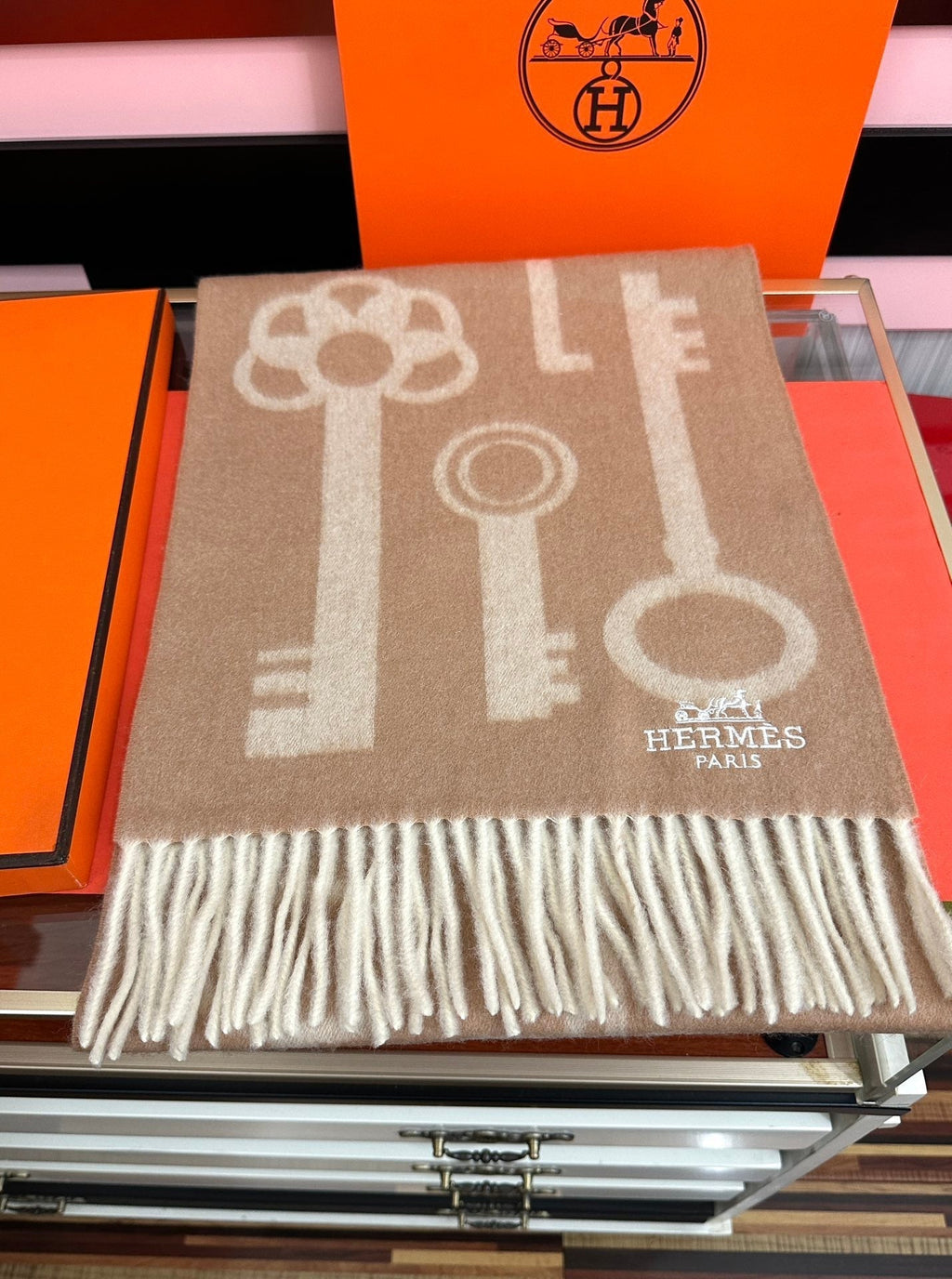 HM 26s Casaque Porte-Clefs Muffler 180 cm Camel Cashmere 153117