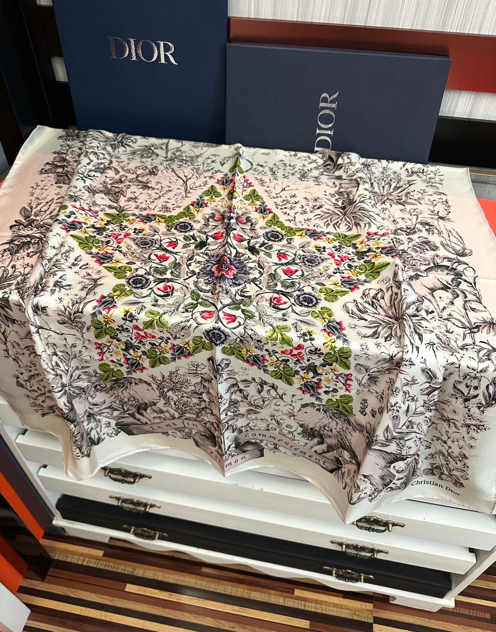 CD Around the World Scarf 90x90cm White Colorful Twill Silk 304661