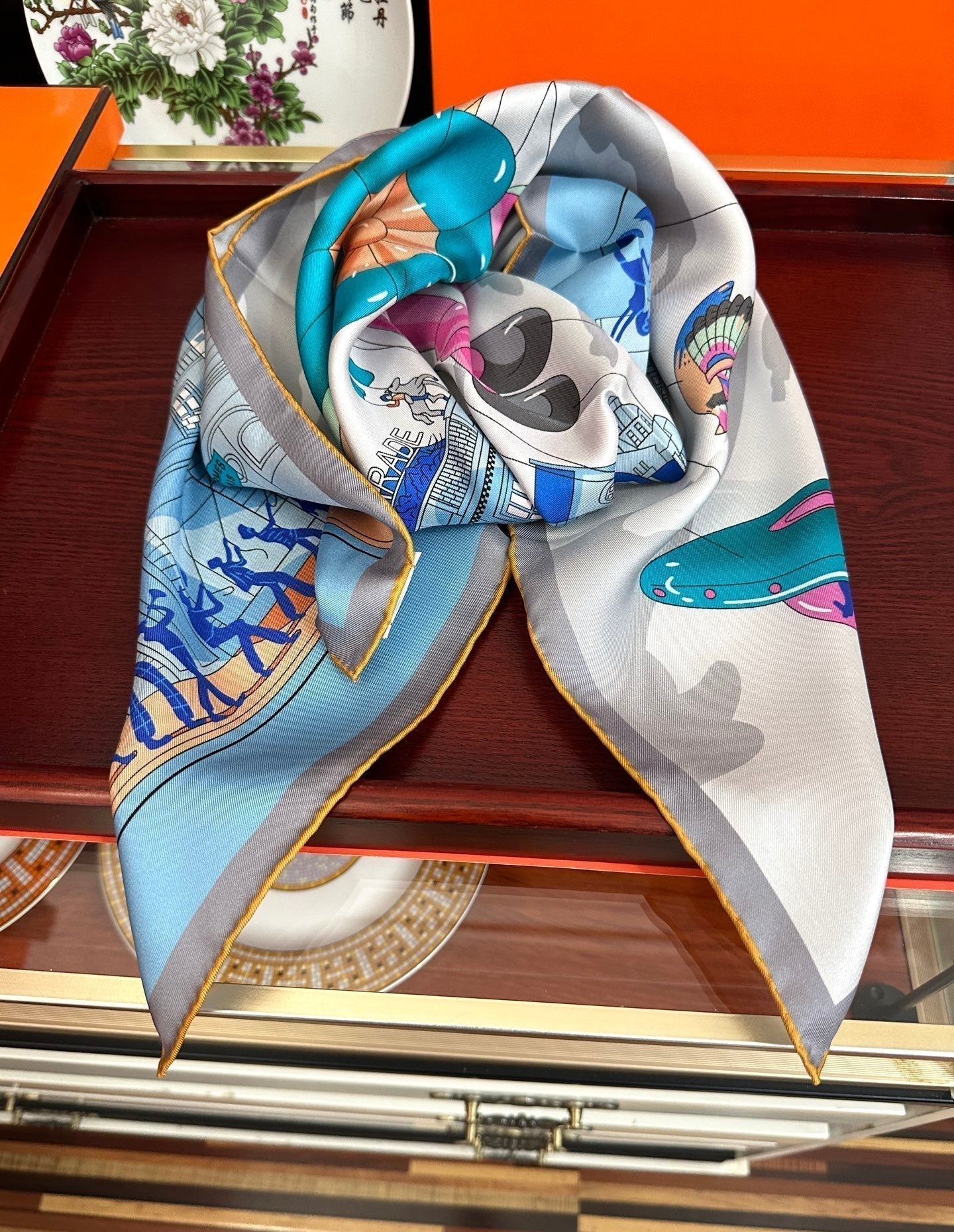 HM 26s Printed Square Scarf 90 In Silk 307340