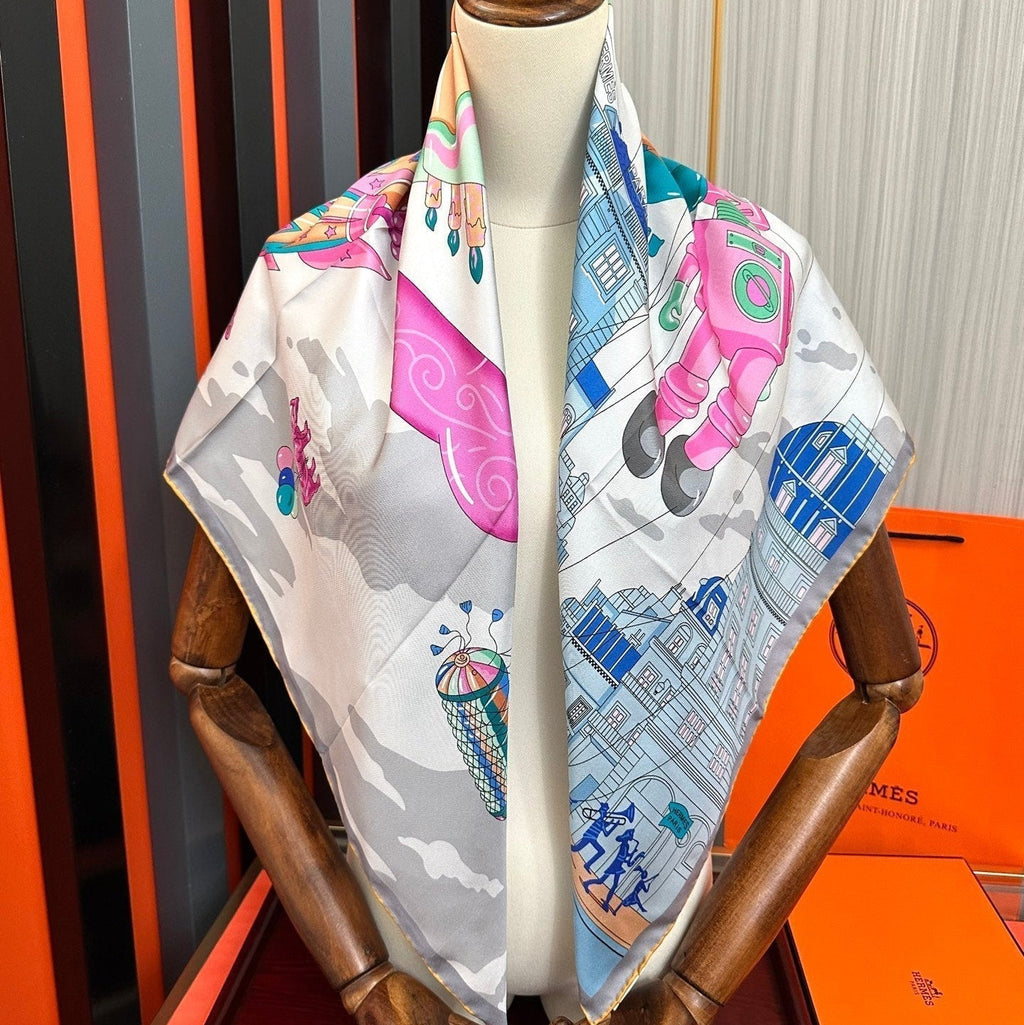 HM 26s Printed Square Scarf 90 In Silk 307340