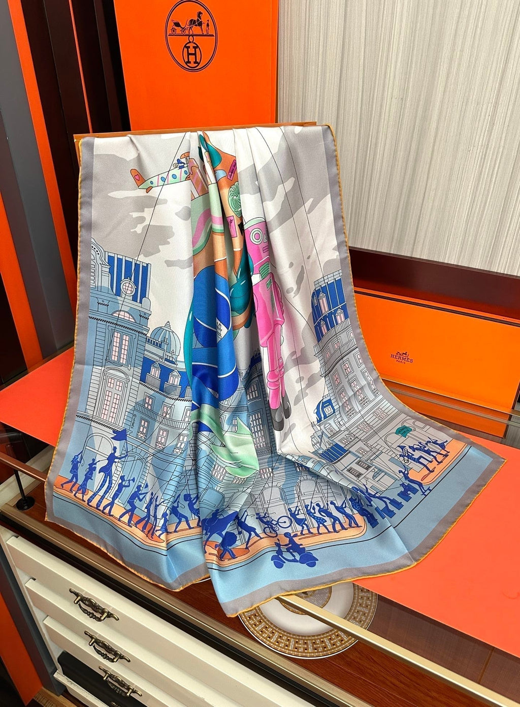 HM 26s Printed Square Scarf 90 In Silk 307340