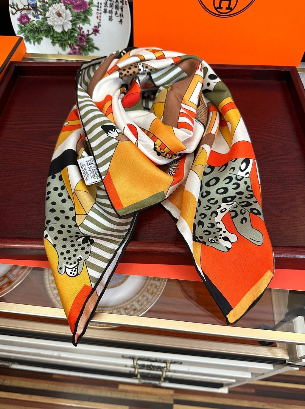 HM 26s Scarf 90 In Silk 303331